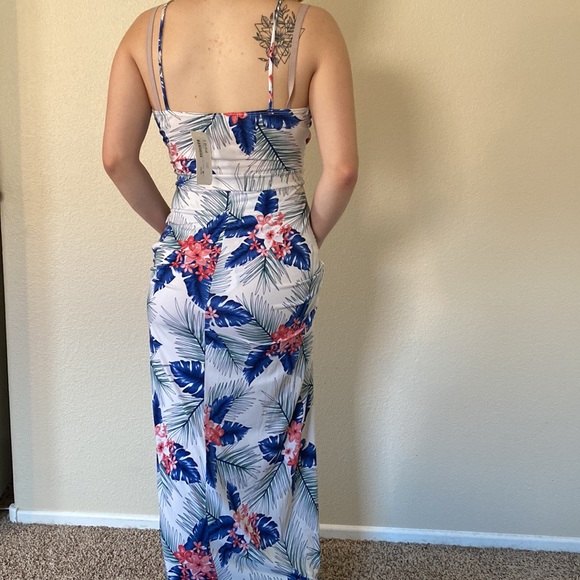 Lilyful Body Suit Dress - Picture 7 of 7